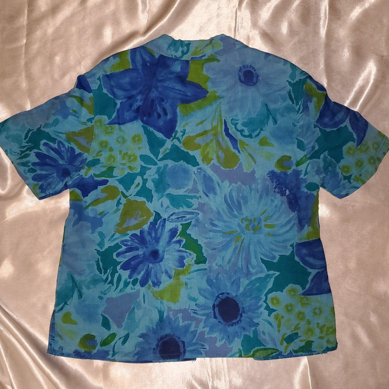 Vintage 90s Watercolor Button Shirt