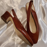 Load image into Gallery viewer, Vintage Caramel Brown Textured Leather Slingbacks
