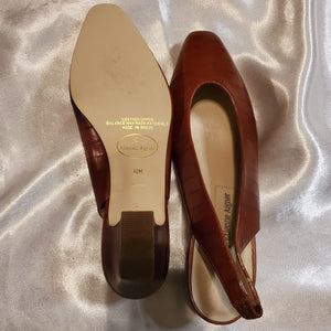 Vintage Caramel Brown Textured Leather Slingbacks
