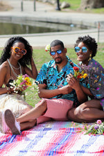 Load image into Gallery viewer, Vintage 1980s Hilo Hattie Men&#39;s Blue &amp; Black Tropical Hawaiian Print Button Down Shirt
